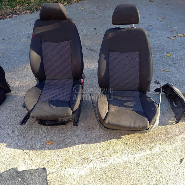 sedista i deo enterijera