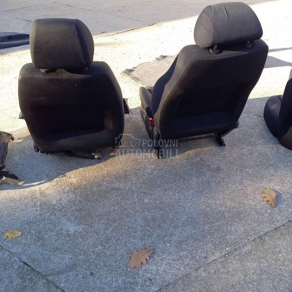 sedista i deo enterijera