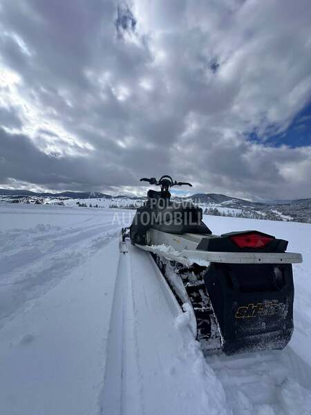 Bombardier Summit 800R