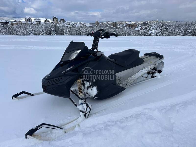 Bombardier Summit 800R