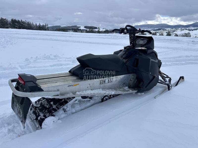 Bombardier Summit 800R