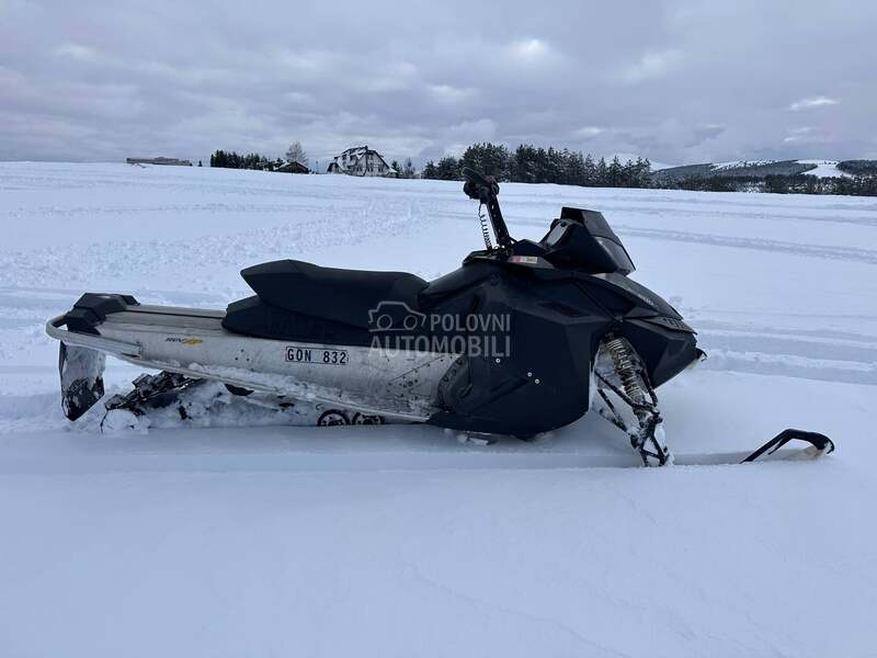 Bombardier Summit 800R