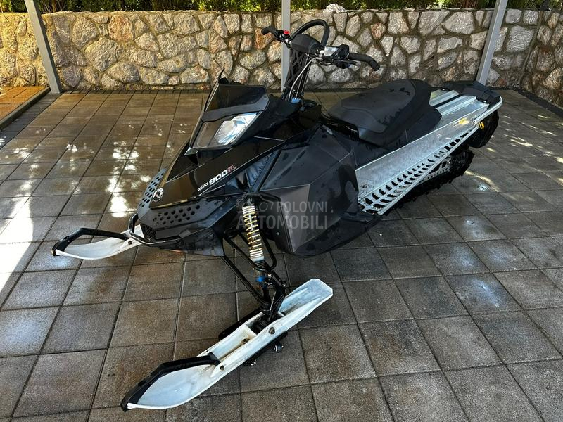 Bombardier Summit 800R