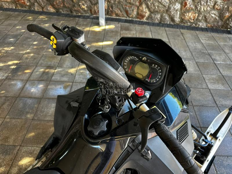 Bombardier Summit 800R