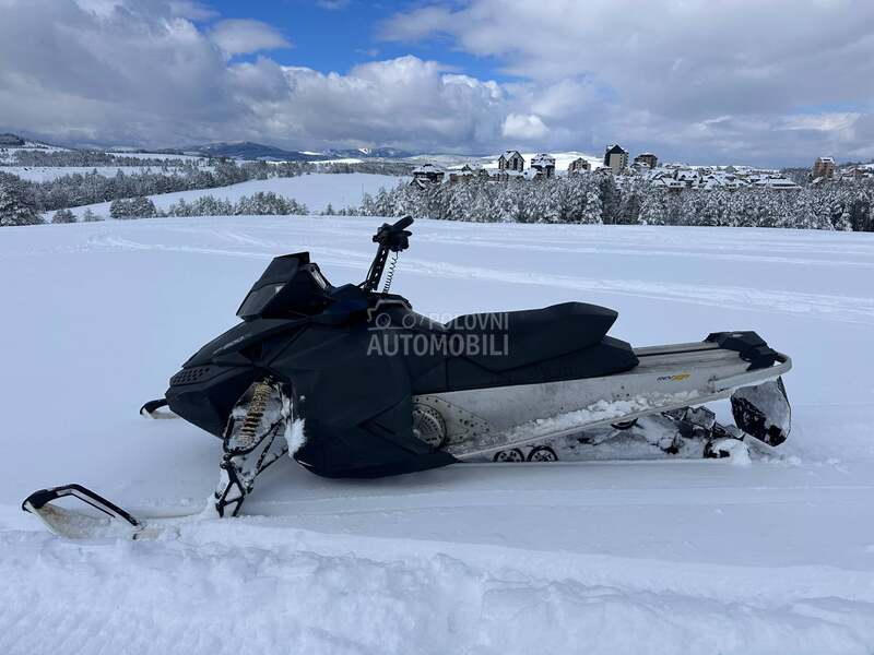 Bombardier Summit 800R