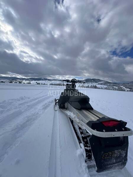 Bombardier Summit 800R