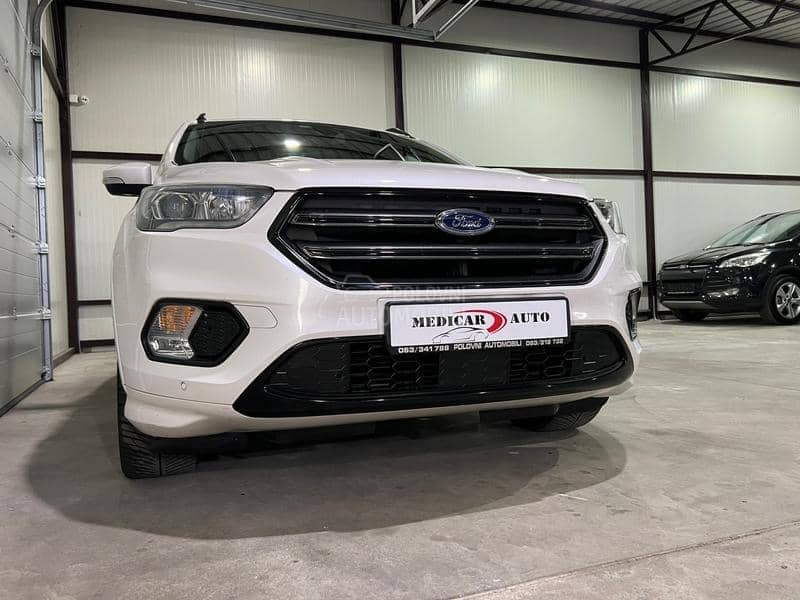 Ford Kuga ST line 4x4