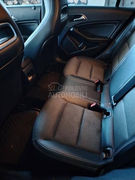 Mercedes Benz CLA 180 