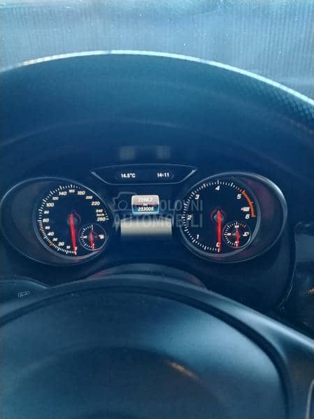 Mercedes Benz CLA 180 