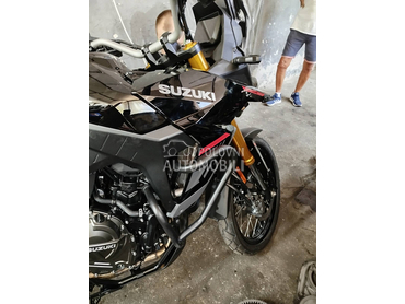 Suzuki Strom 800 de