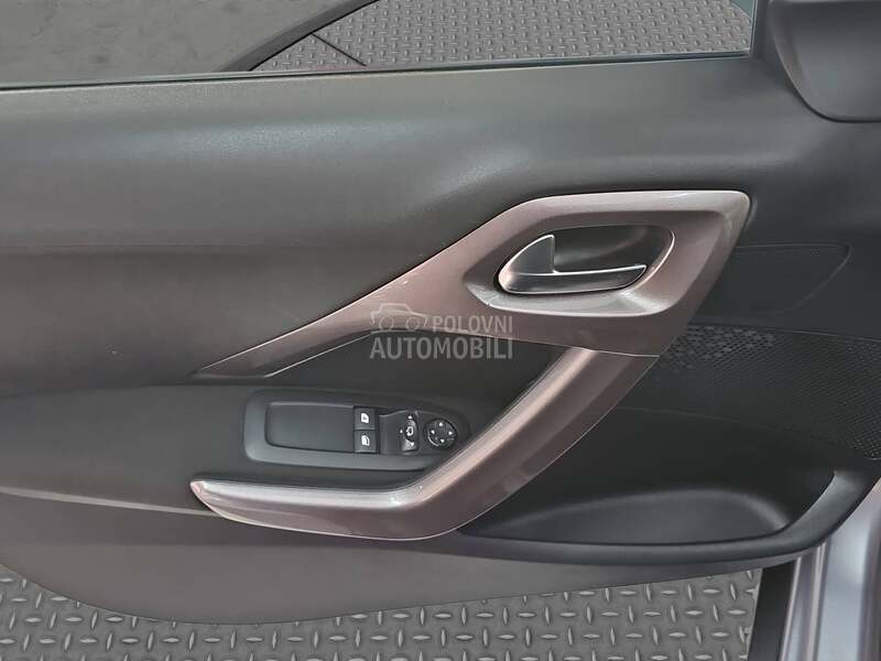 Peugeot 2008 PANO/ODLI.ČAN