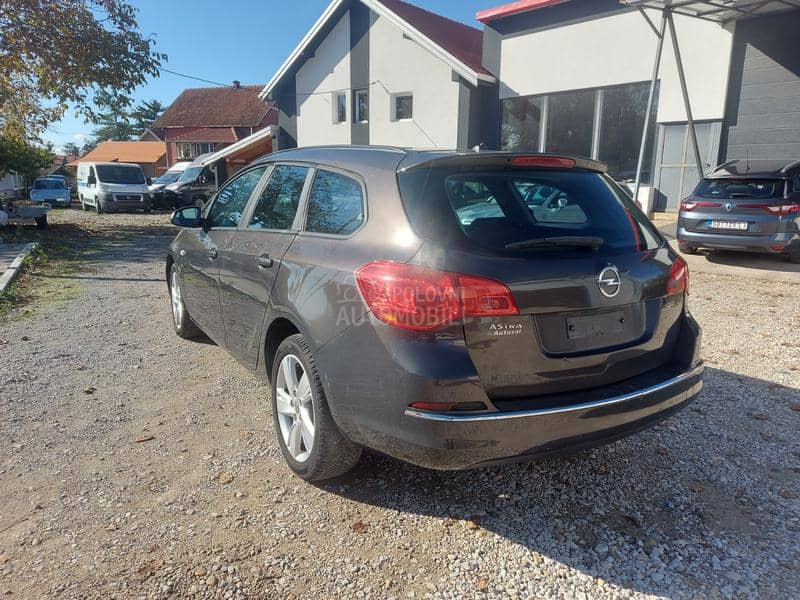 Opel Astra J 1.7