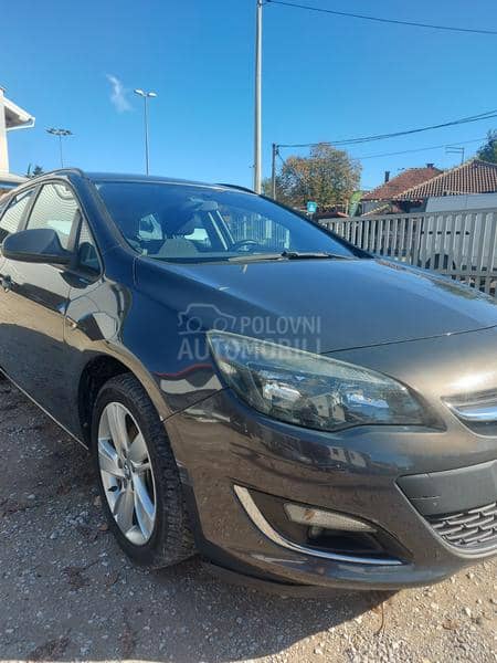 Opel Astra J 1.7