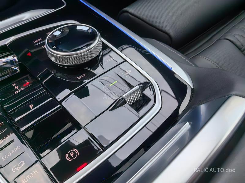 BMW X7 40xd/M PRO/SKY/360