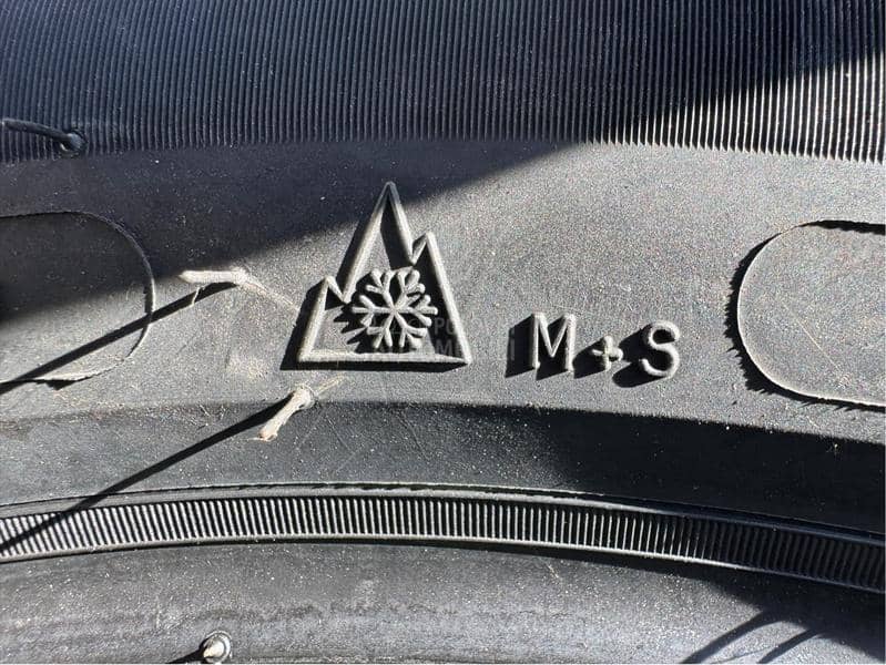 Michelin 235/50 R19 Zimska