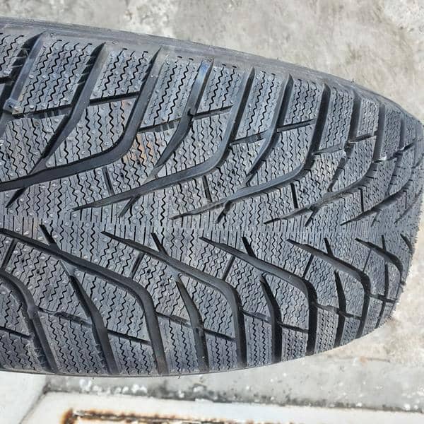 Hankook 205/55 R17 Zimska