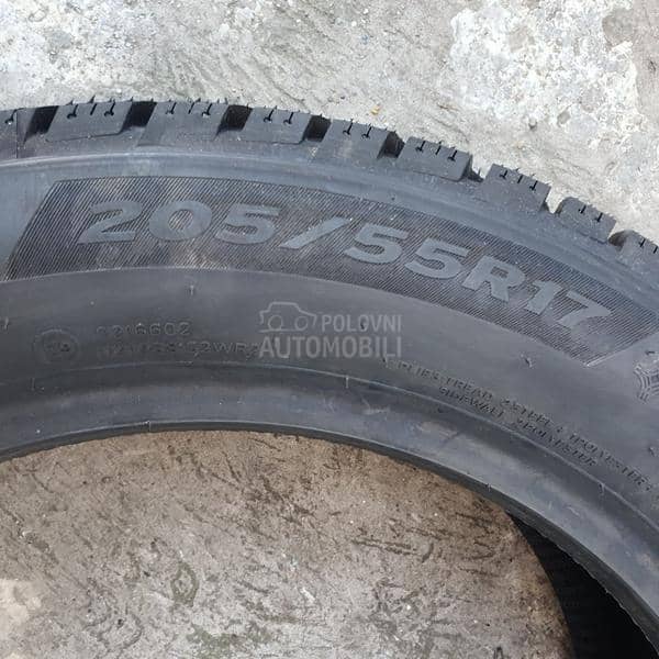 Hankook 205/55 R17 Zimska