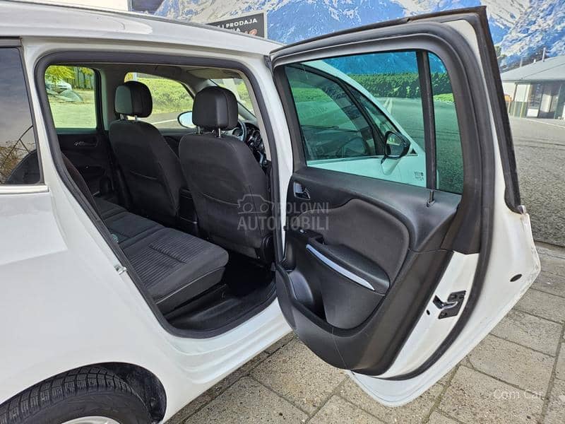 Opel Zafira CNG  7s e d i š t a
