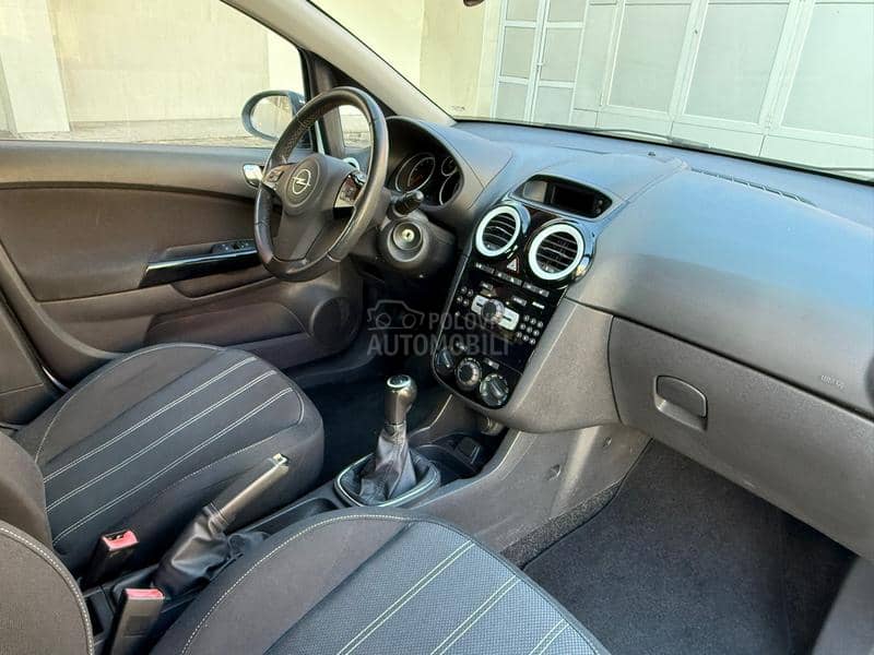 Opel Corsa D 1.4 EcoFlex CH