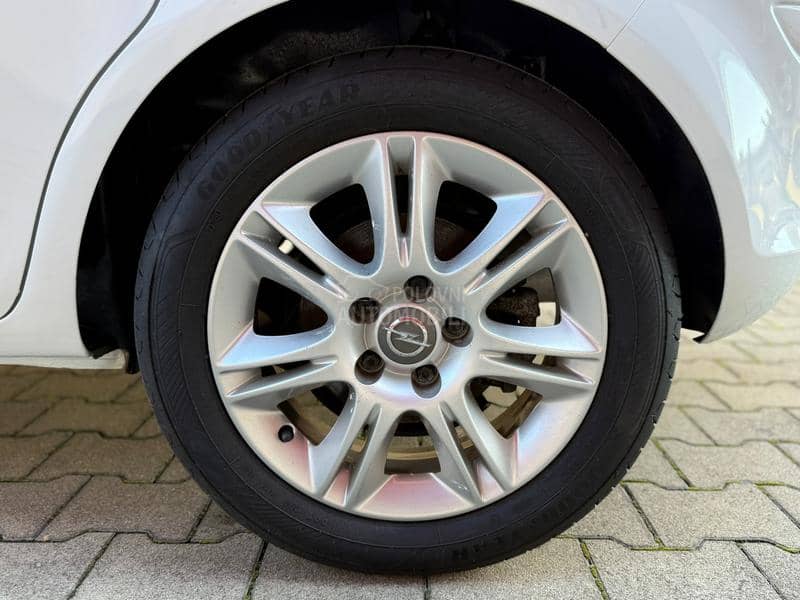 Opel Corsa D 1.4 EcoFlex CH