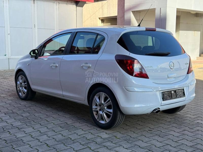 Opel Corsa D 1.4 EcoFlex CH