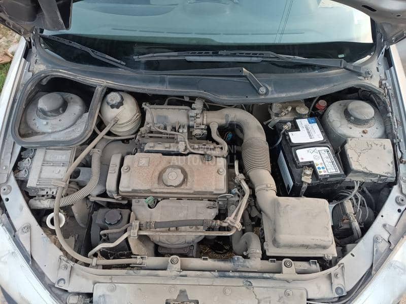 Peugeot 206 1.1