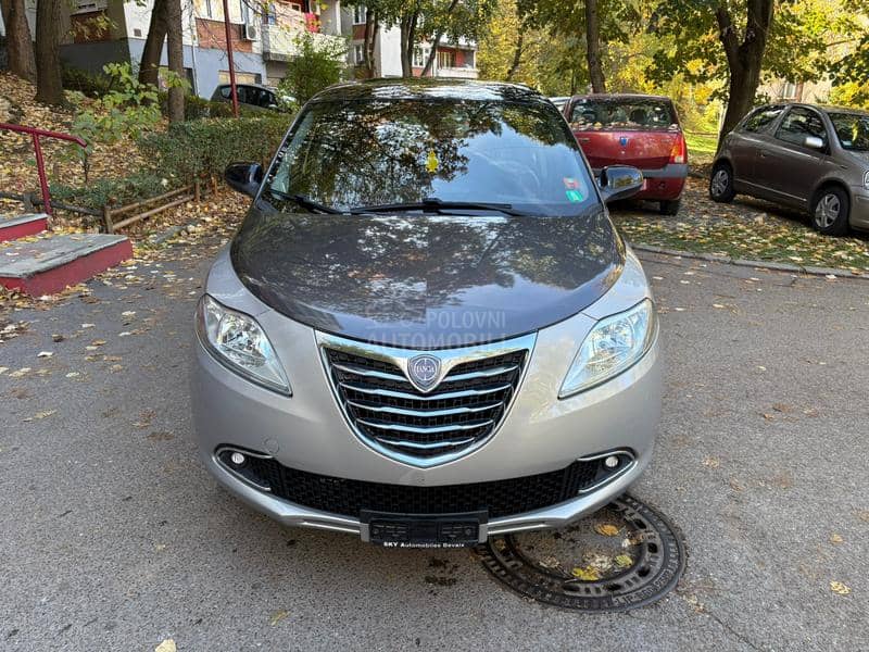 Lancia Ypsilon 