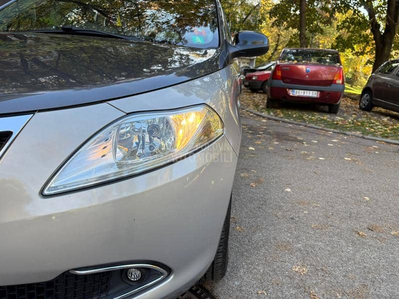 Lancia Ypsilon 