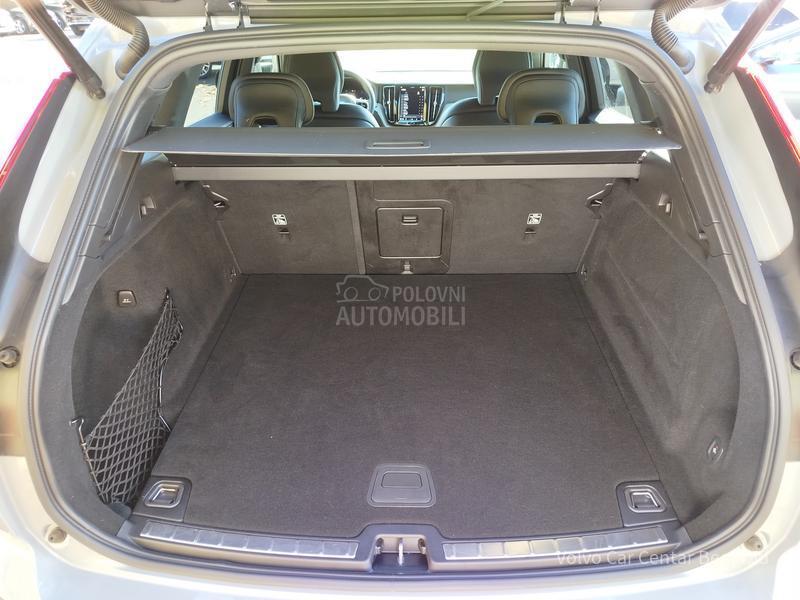 Volvo XC60 B4 AWD PLUS DARK