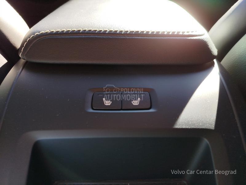 Volvo XC60 B4 AWD PLUS DARK