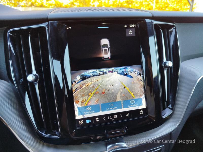 Volvo XC60 B4 AWD PLUS DARK