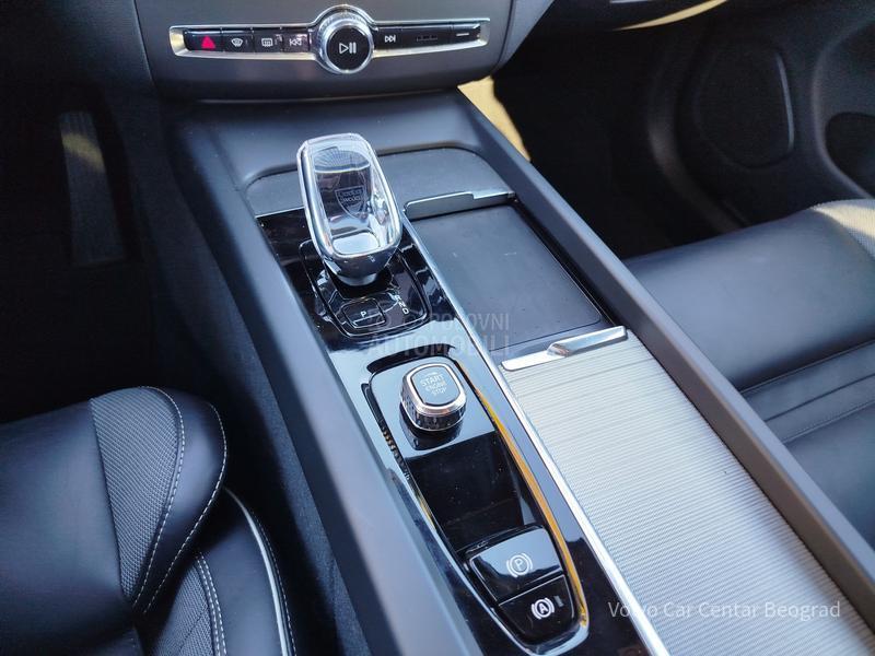 Volvo XC60 B4 AWD PLUS DARK