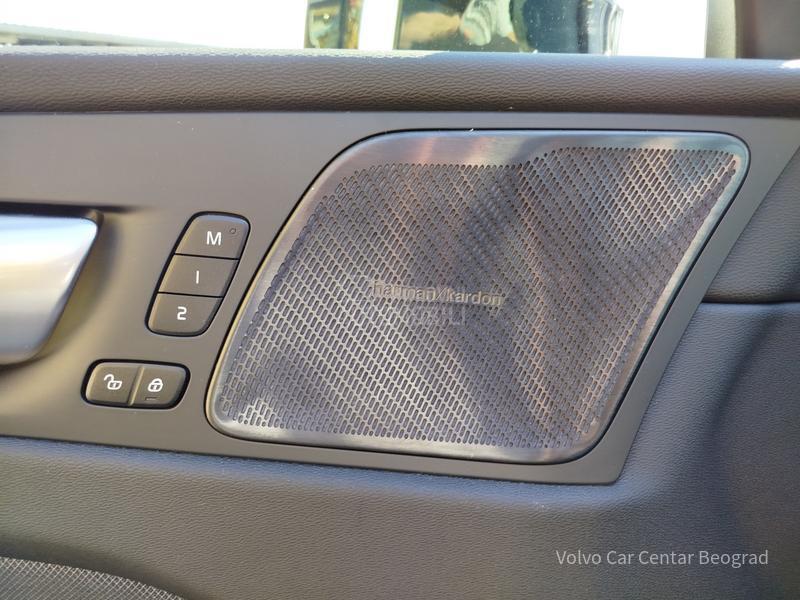 Volvo XC60 B4 AWD PLUS DARK