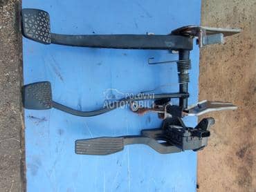 papucica gas,kvacilo,kocnica za Opel Meriva