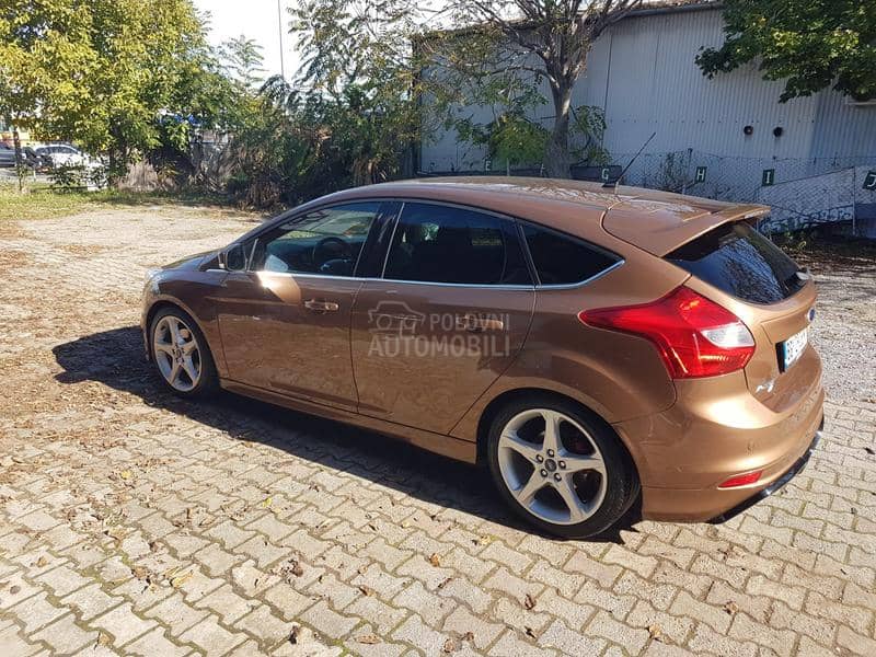 Ford Focus S.T.FOKUS