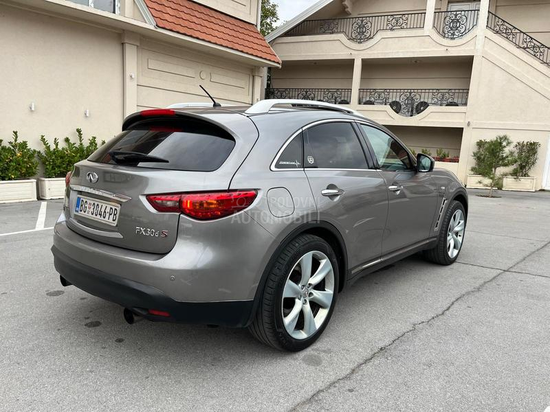 Infiniti FX30 s