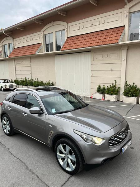 Infiniti FX30 s
