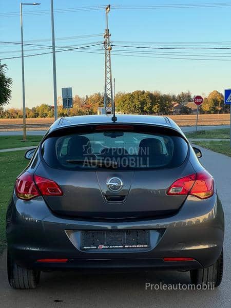 Opel Astra J 1.7