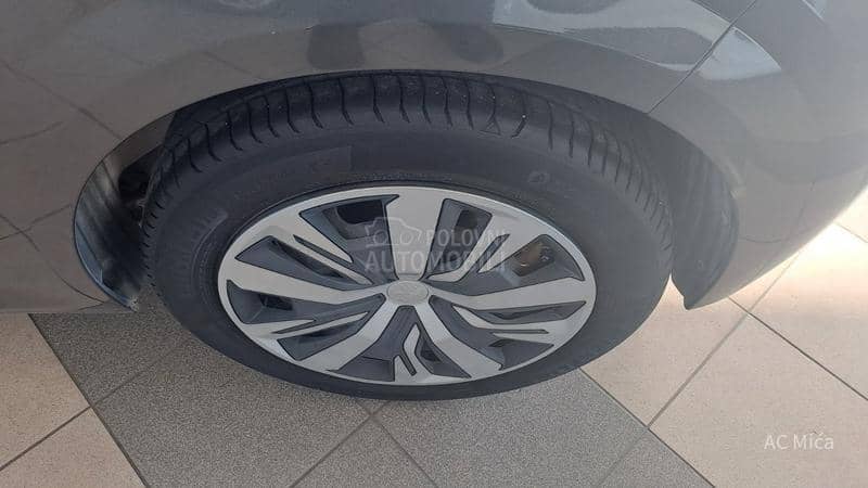 Peugeot 208 1.2NAV KAM LED 73000