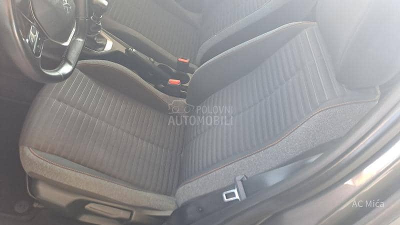 Peugeot 208 1.2NAV KAM LED 73000