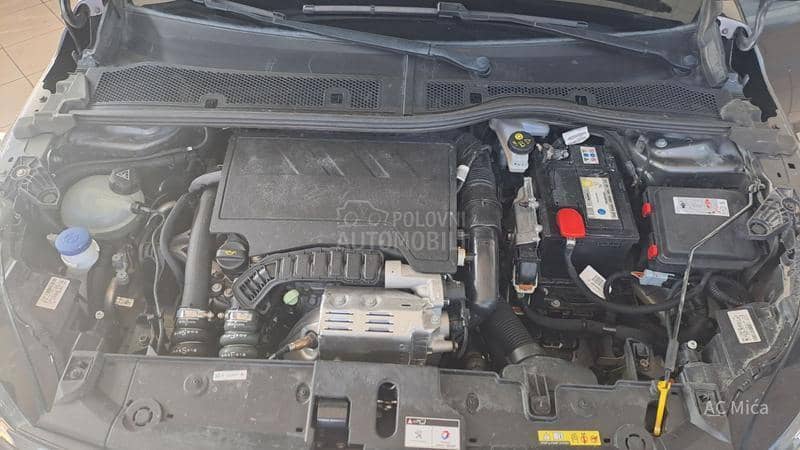 Peugeot 208 1.2NAV KAM LED 73000