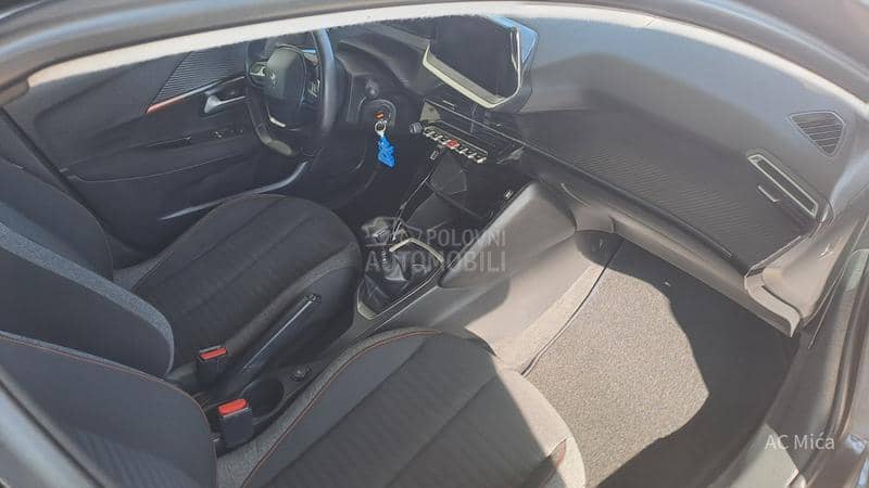 Peugeot 208 1.2NAV KAM LED 73000