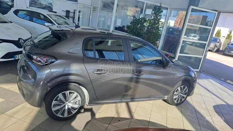 Peugeot 208 1.2NAV KAM LED 73000