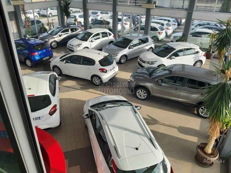 Peugeot 208 1.2NAV KAM LED 73000