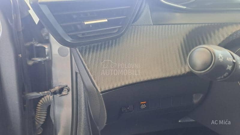 Peugeot 208 1.2NAV KAM LED 73000