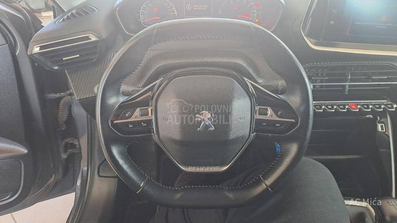 Peugeot 208 1.2NAV KAM LED 73000