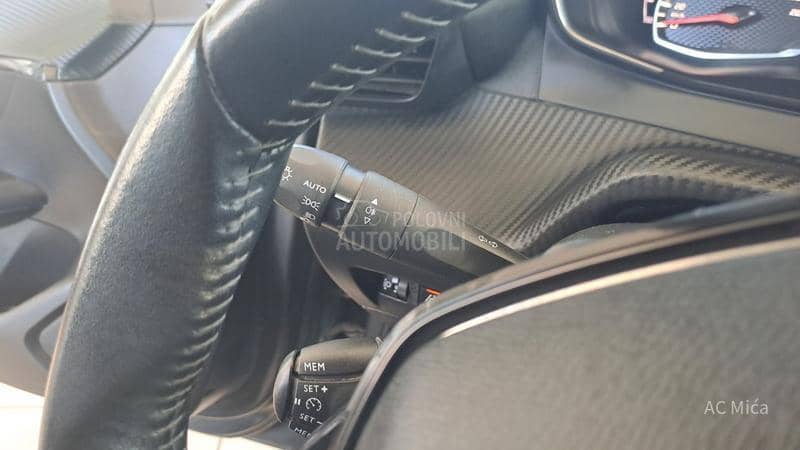 Peugeot 208 1.2NAV KAM LED 73000