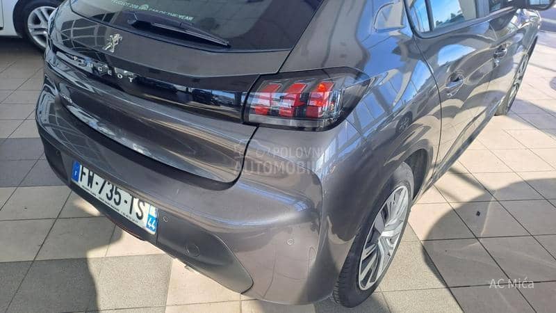 Peugeot 208 1.2NAV KAM LED 73000