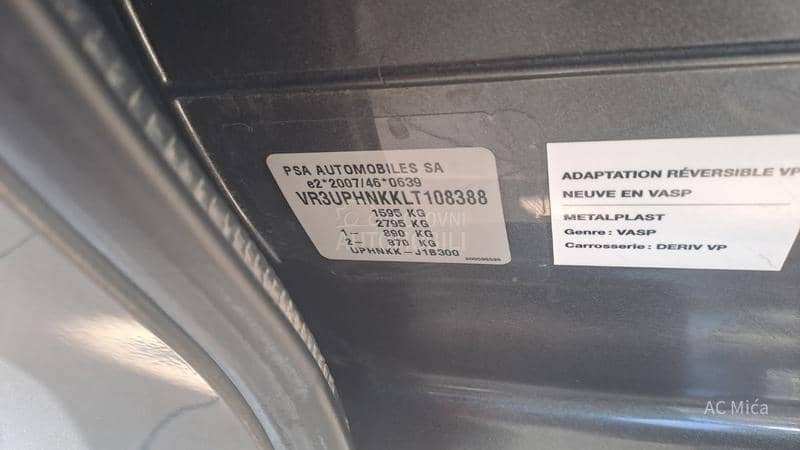 Peugeot 208 1.2NAV KAM LED 73000