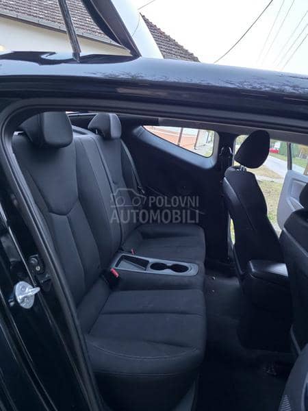 Hyundai Veloster 1,6-GDI.SWIS.NOV.